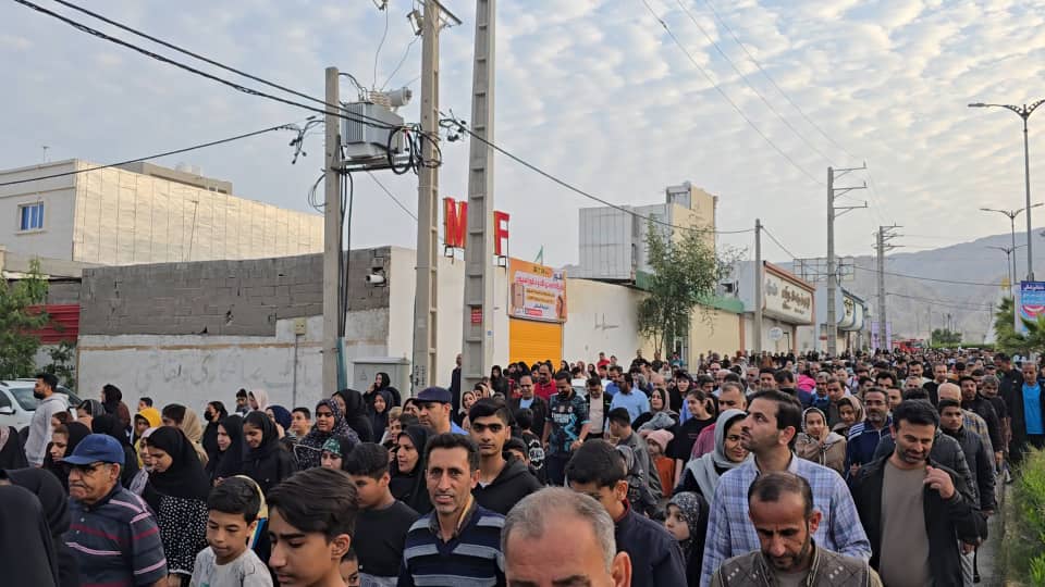 همایش بزرگ پیاده‌روی خانوادگی کنگان با اهدای ۵۰ دوچرخه و پخش زنده از شبکه سه برگزار شد